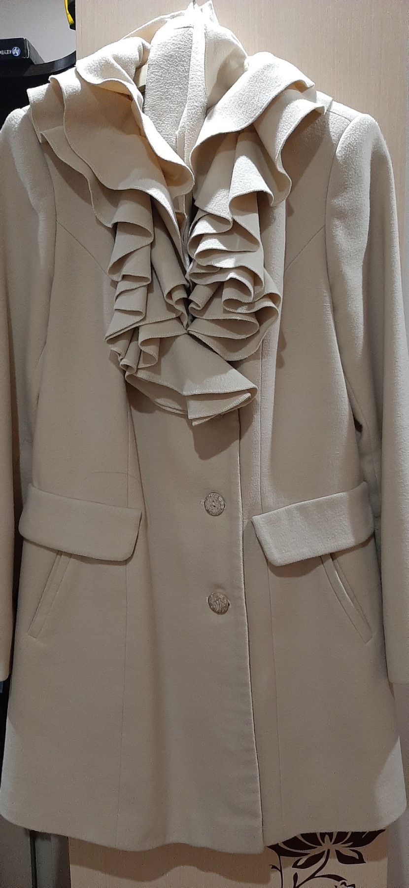 Женское пальто осень-весна, размер 48.