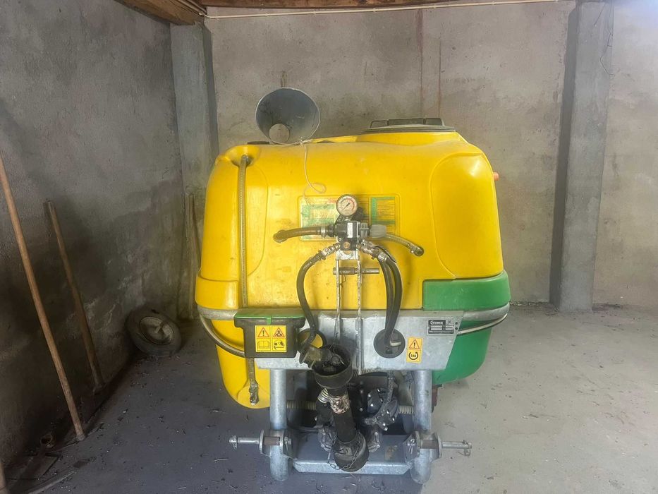 Vendo pulverizador Tomix 420 litros