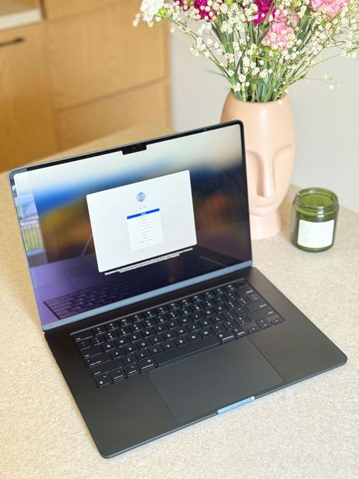 Apple MacBook Air 15” M3 • 8GB RAM • 256GB SSD • Midnight