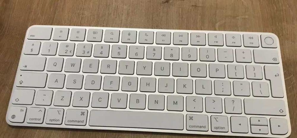 Mac mini 2020 M1, 8GB, 512 GB dysk, monitor SAMSUNG - U32J590 4K Ultra