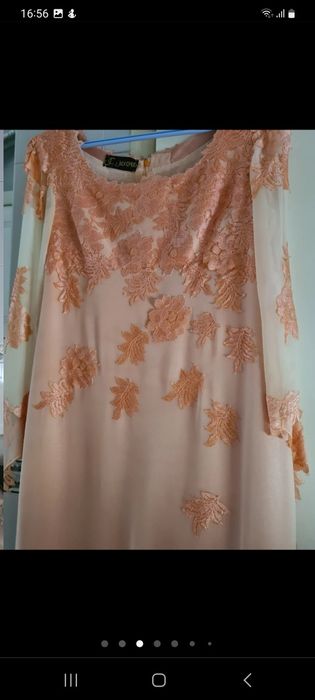 Marque a diferença, com este lindo vestido novo, de festa  ou cerimóni