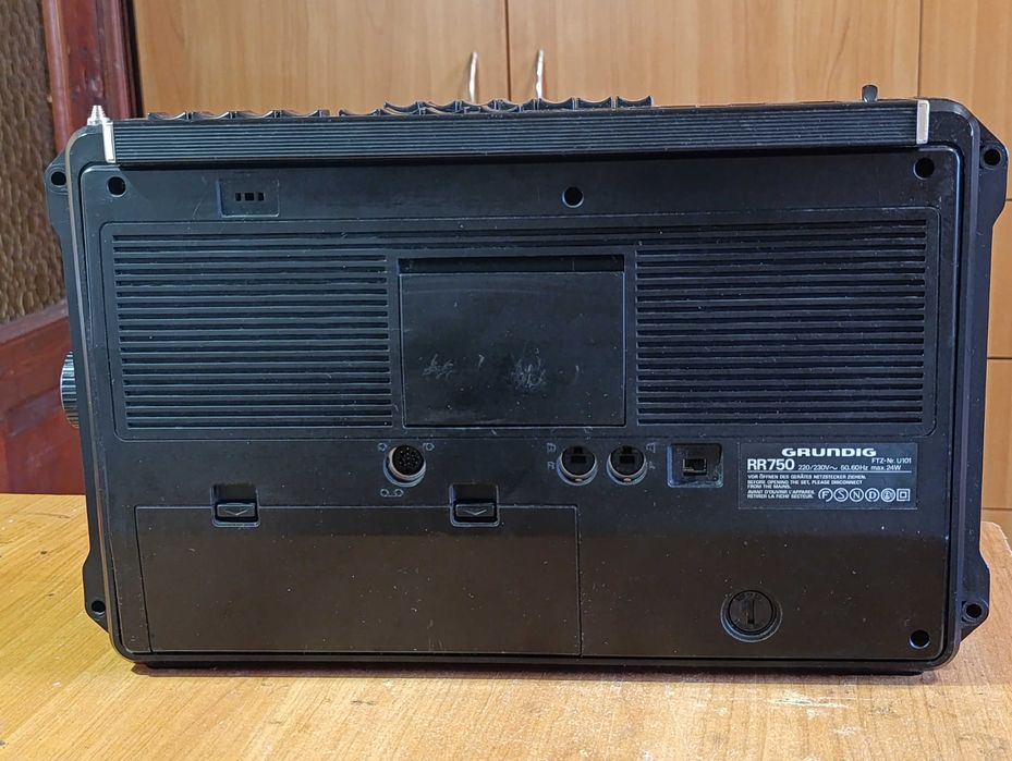 Магнитола "Grundig RR 750. "Профессионал"