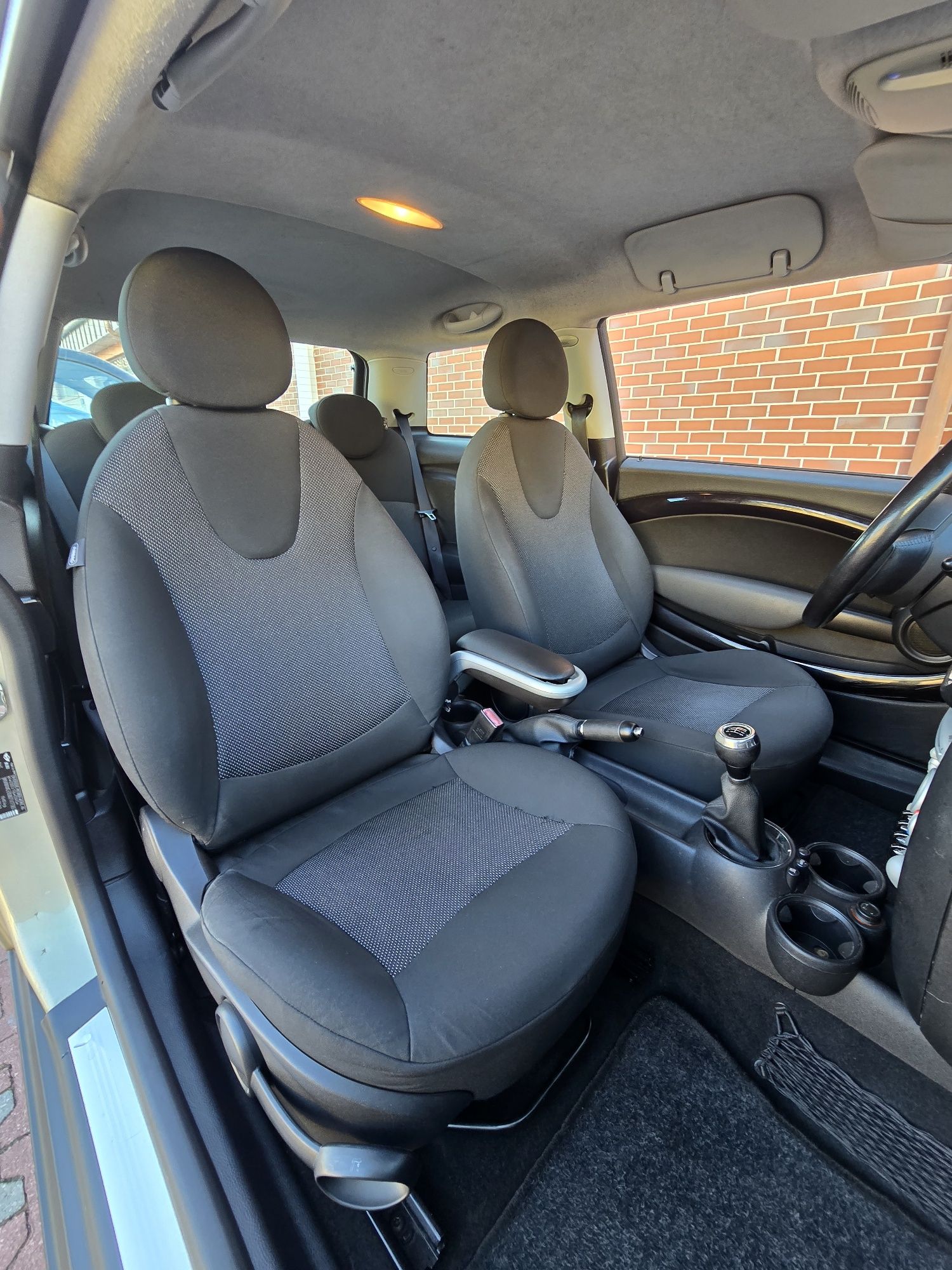 Mini Cooper D 1.6 110cv