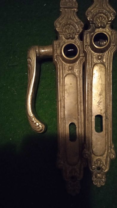 klamki i szyldy mosiężne do drzwi cena za komplet 120zł