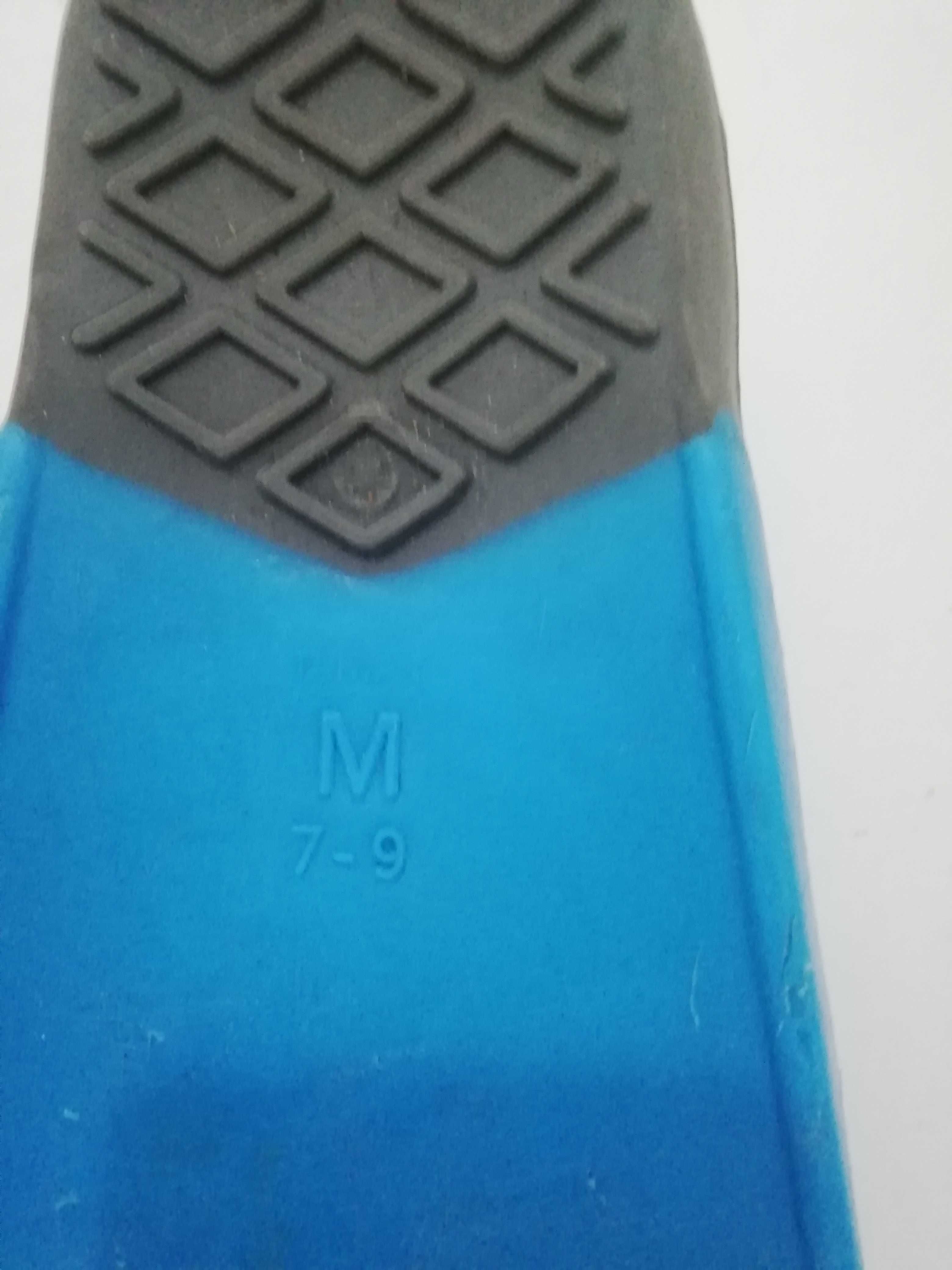 Barbatanas marca nava azuis
