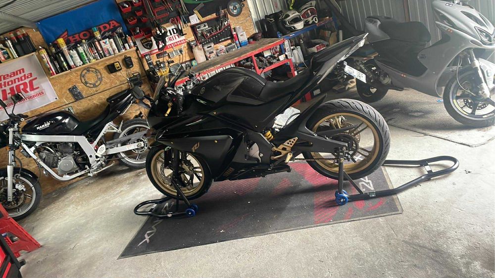 Yamaha yzf-r125.