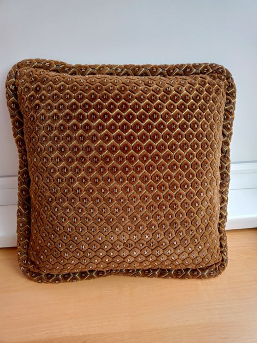 Продаю диванную подушку на паролоне