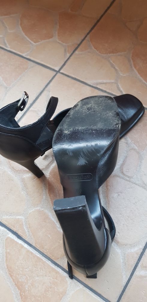 Buty skórzane czarne rozm 39