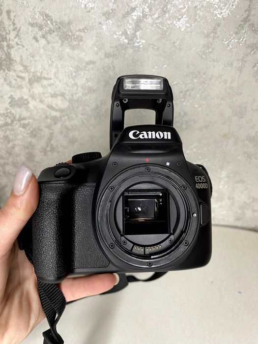 Продам Canon 4000 D