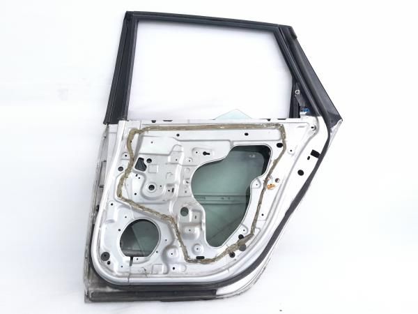 Porta trás direita NISSAN Primera Sedan (P12)