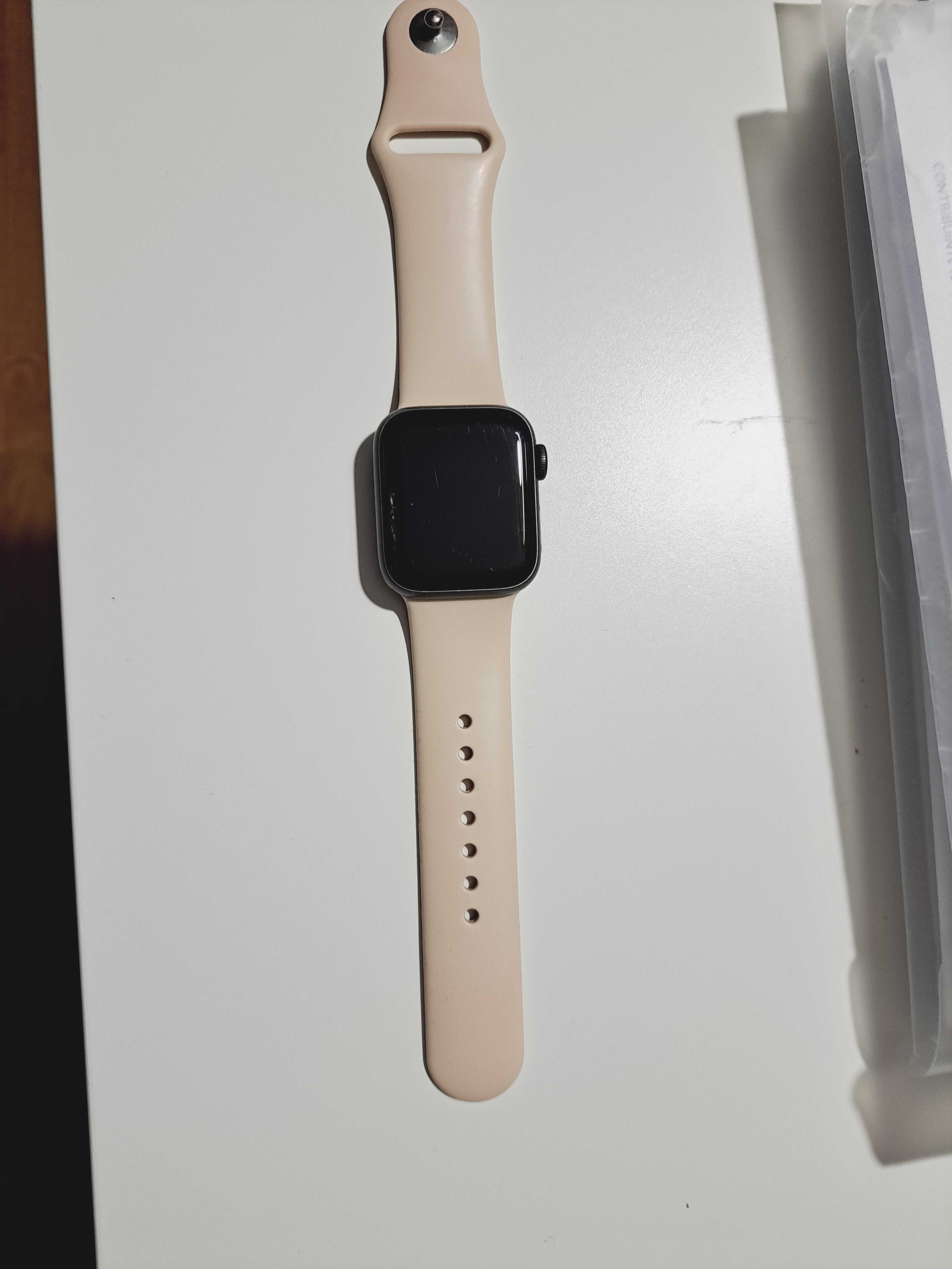 Apple Watch Nike Series 5 - preto