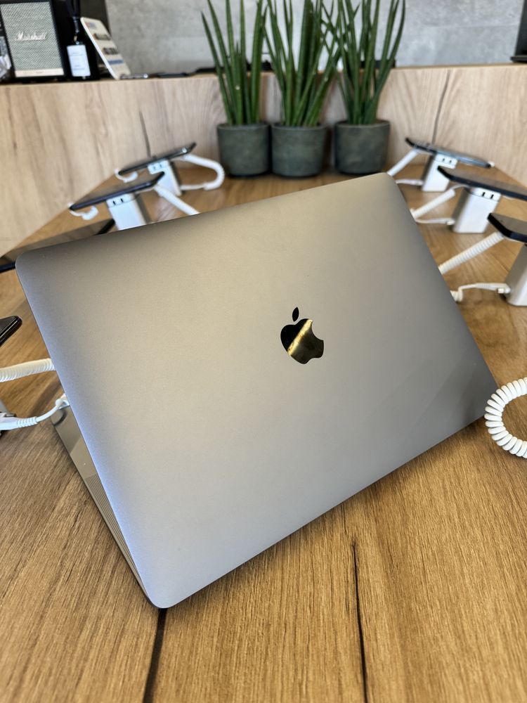 MacBook Air M1 2020 8/256 ГАРАНТІЯ ВІД МАГАЗИНУ