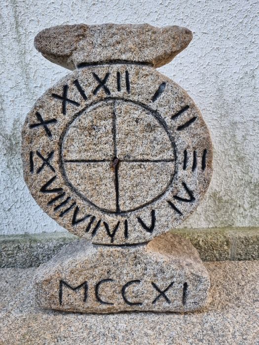 Relógio de SOL Romano em pedra - granito
