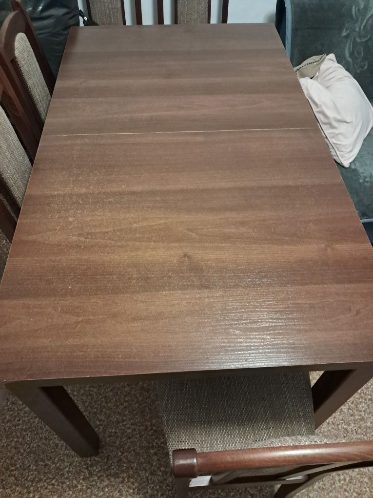 Stół i 5 krzeseł( nieaktualne)