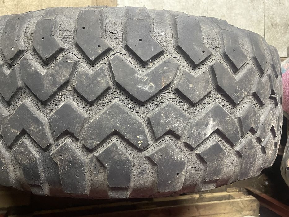 Продам резину 35X12.50RLTM/S з дисками.