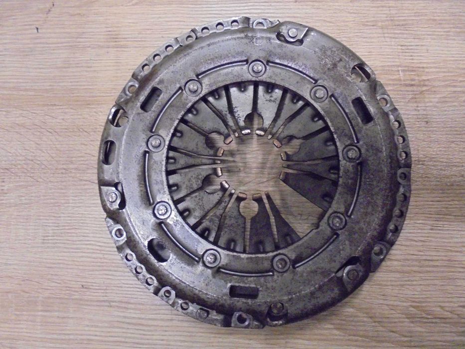 KOŁO DWUMASOWE SPRZĘGŁO 1,9tdi 105km BXE stan bdb