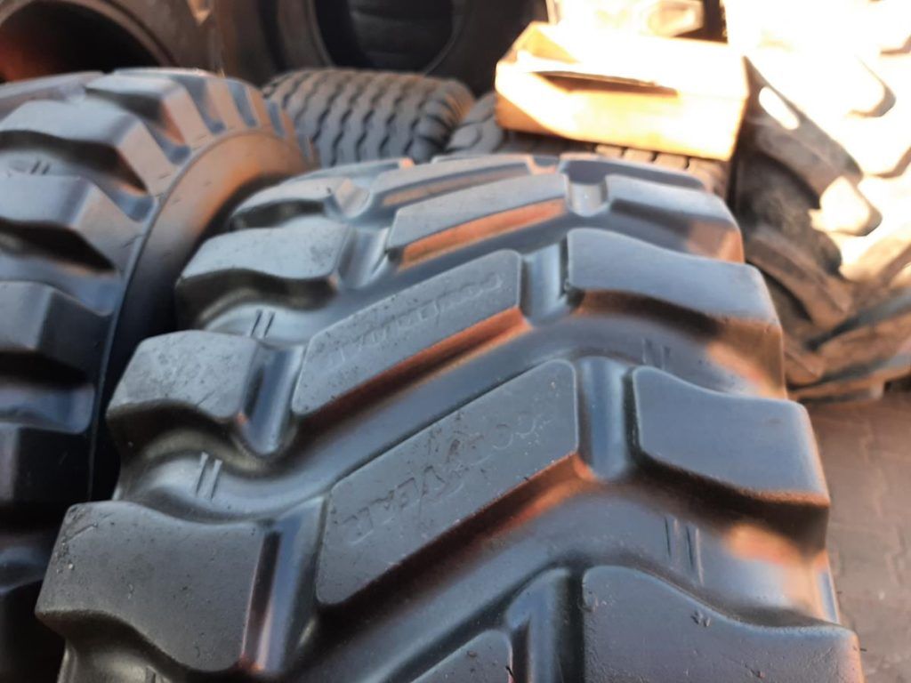 2x Opona używana przemysłowa 405/70R20 GOODYEAR 1000zł(szt.) W4322