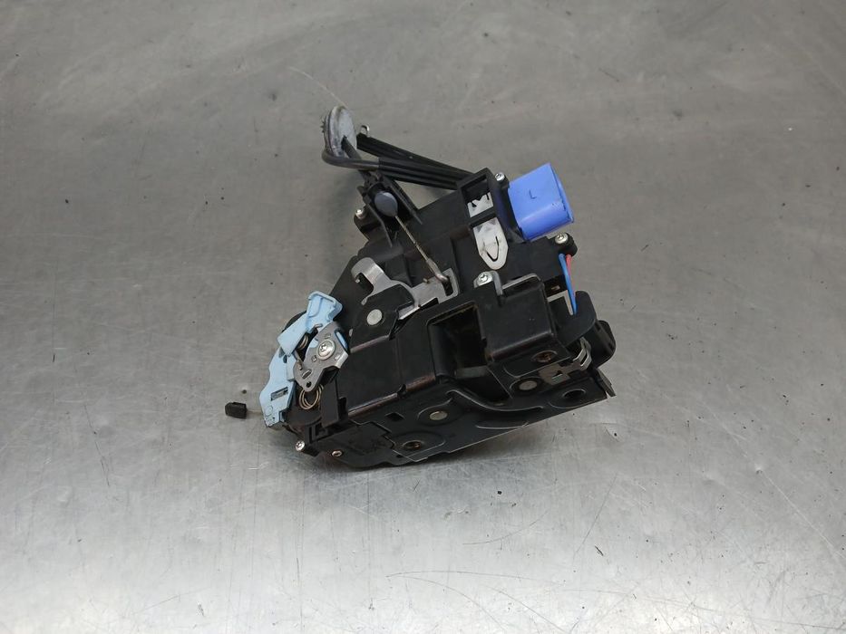 Fechadura / fecho porta frente esquerdo VOLKSWAGEN Caddy III (2K, 2C)