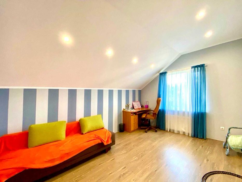 Продаю гариний будинок в Ракетній Рощі. ц1