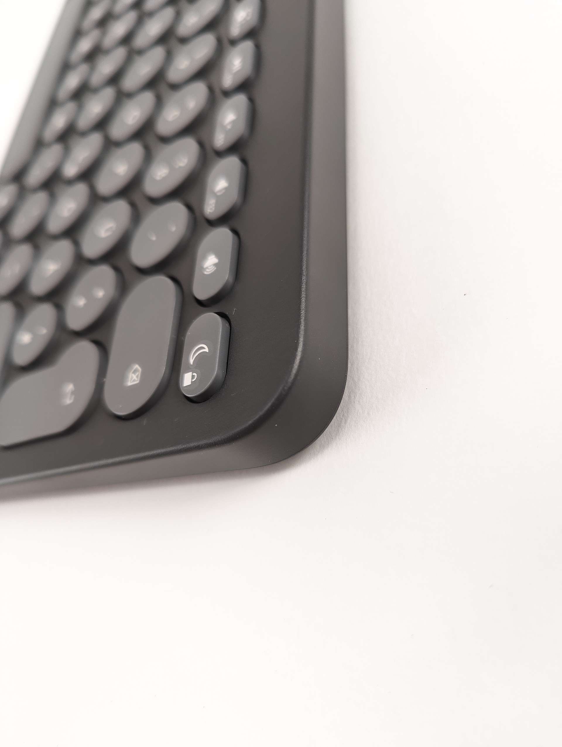 Logitech Pebble 2 Combo for Mac QWERTZ Układ Niemiecki Grafitowy