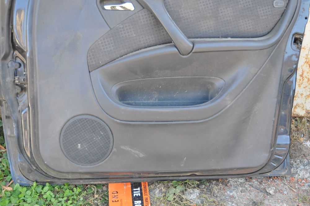 Mercedes ML w163 правая дверь без стекла