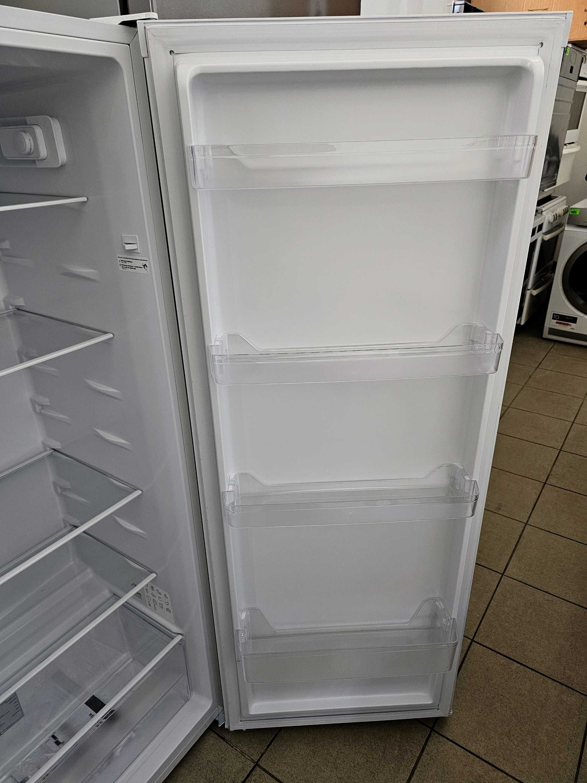 Chłodziarka wolnostojąca Proline PLF244LOG | Lodówka 142,6CM |  242L