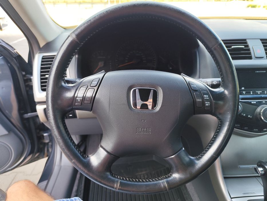 Продам Хонда аккорд гибрид