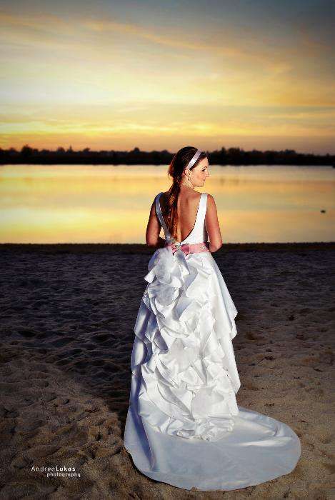 Suknia ślubna swarovski odkryte plecy