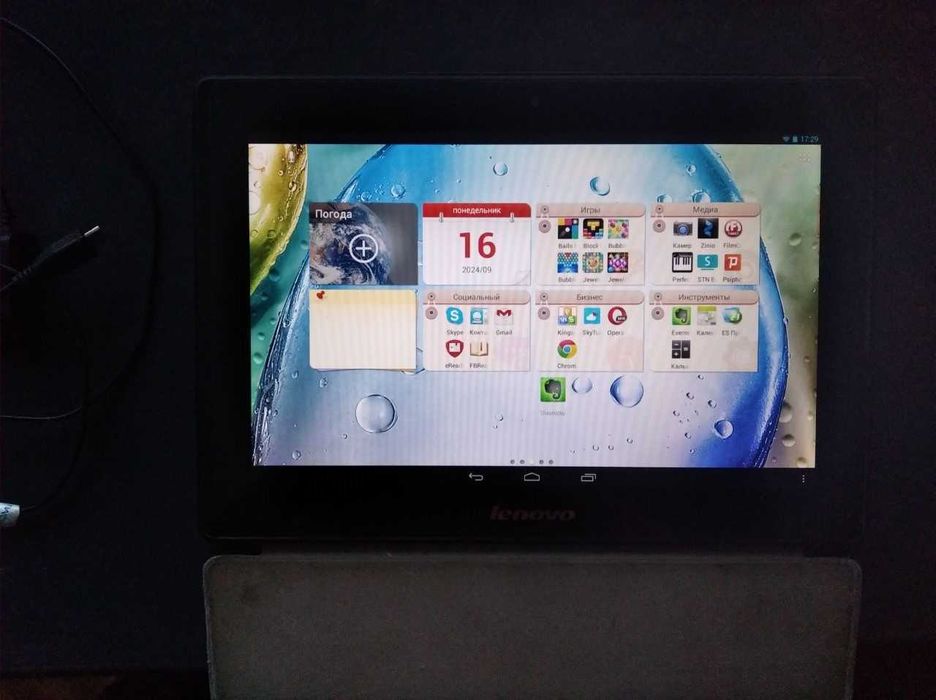 Планшет  Lenovo S6000-F можно использовать как Игровой для кота.