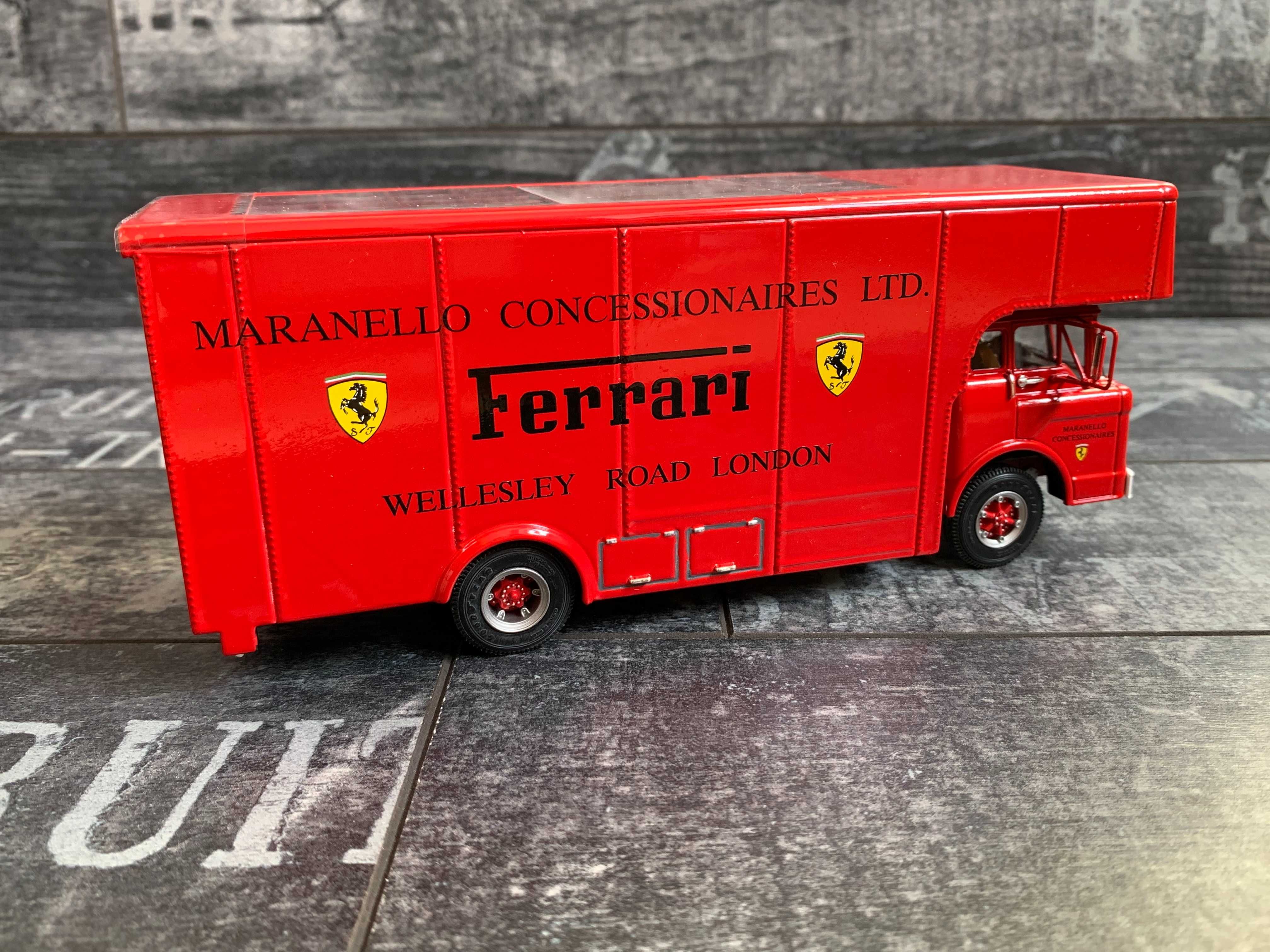 Колекційна модель Exoto 1/43 Ford C Type Ferrari transporter