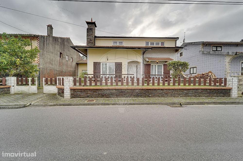 Moradia T5 para venda