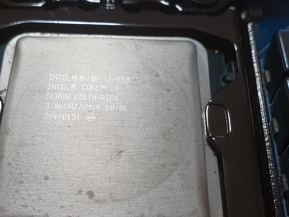 Процессор Intel Core i7-950