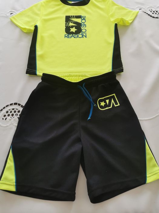 Komplet sportowy firmy C&A firmy rozm. 110/116