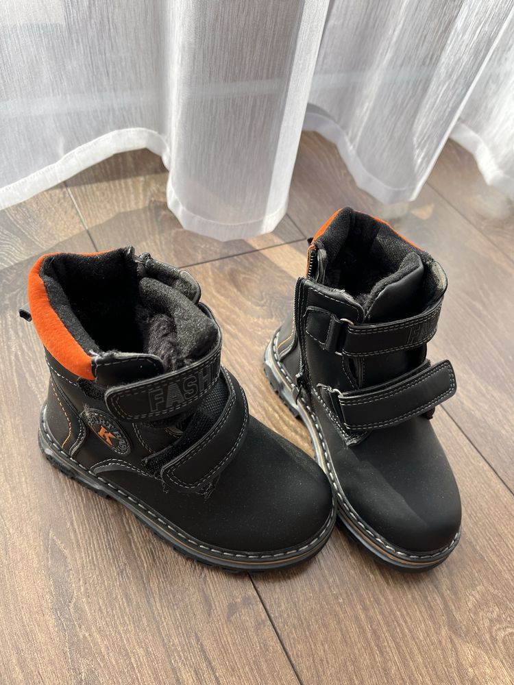 Nowe buty zimowe dla dziecka rozmiar 26
