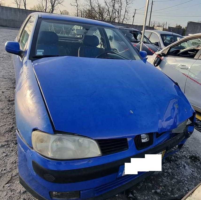 Para peças Seat Ibiza 1.0i ano 2000