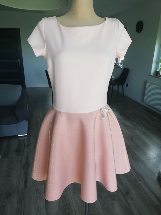 R. 38 la perla pudrowy róż morelowa sukienka z połyskiem