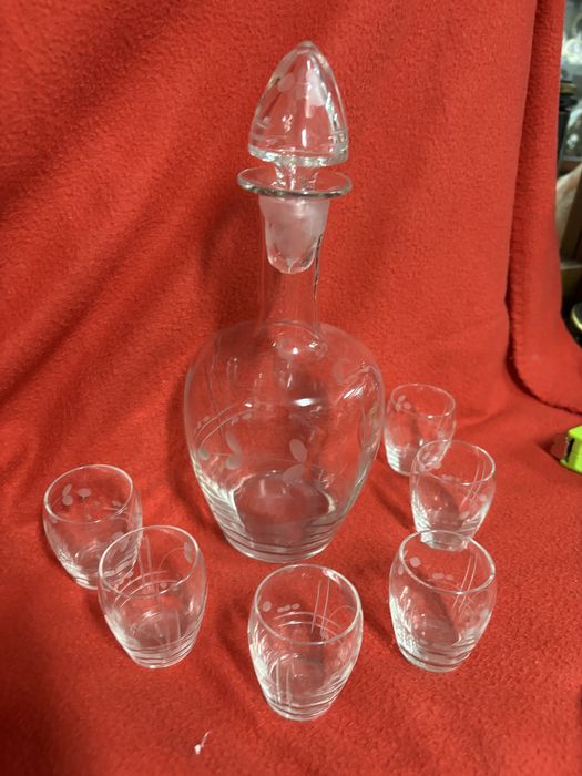 Garrafa antiga com 6 vopos