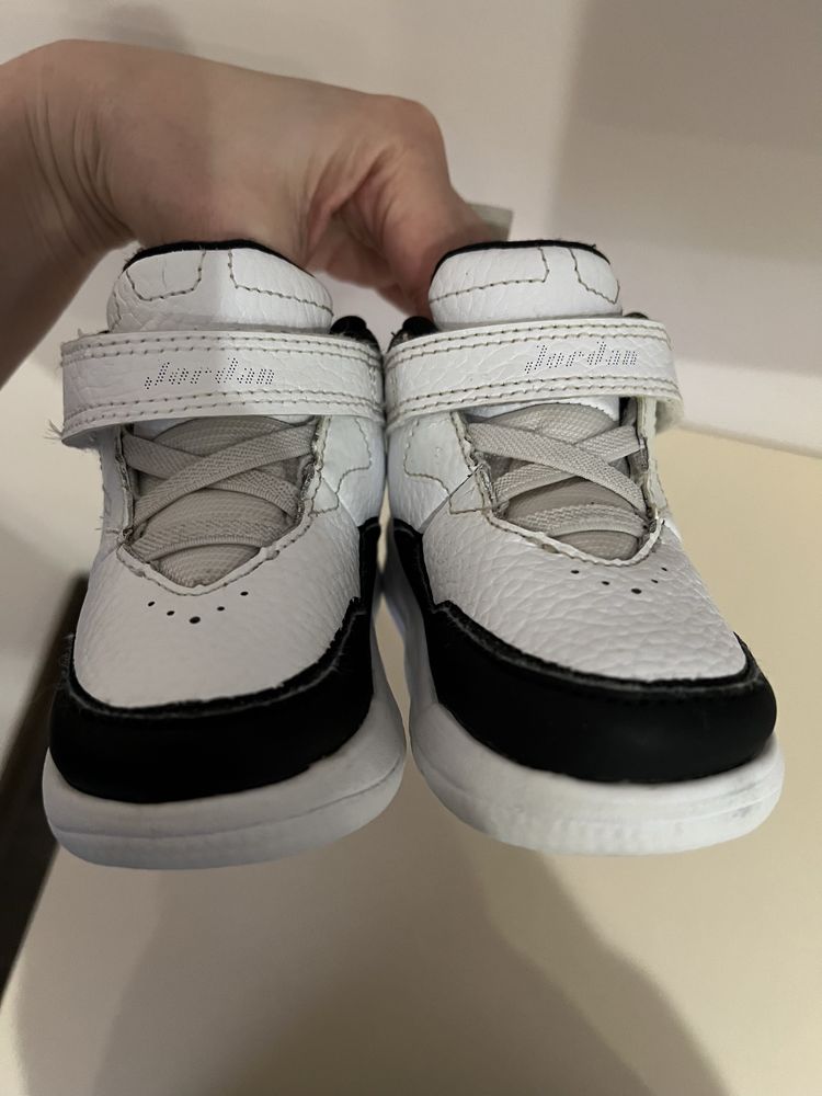 Кросівки Jordan 21 розмір