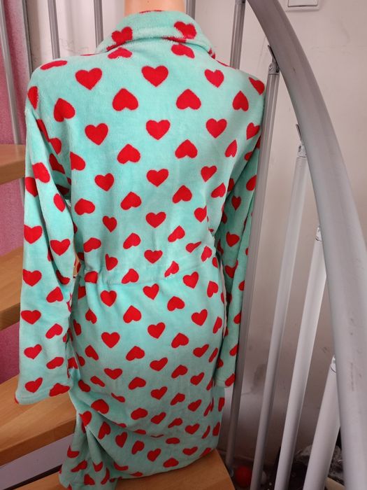 Szlafrok z długimi rękawami turkusowy w czerwone serca suwak troczki