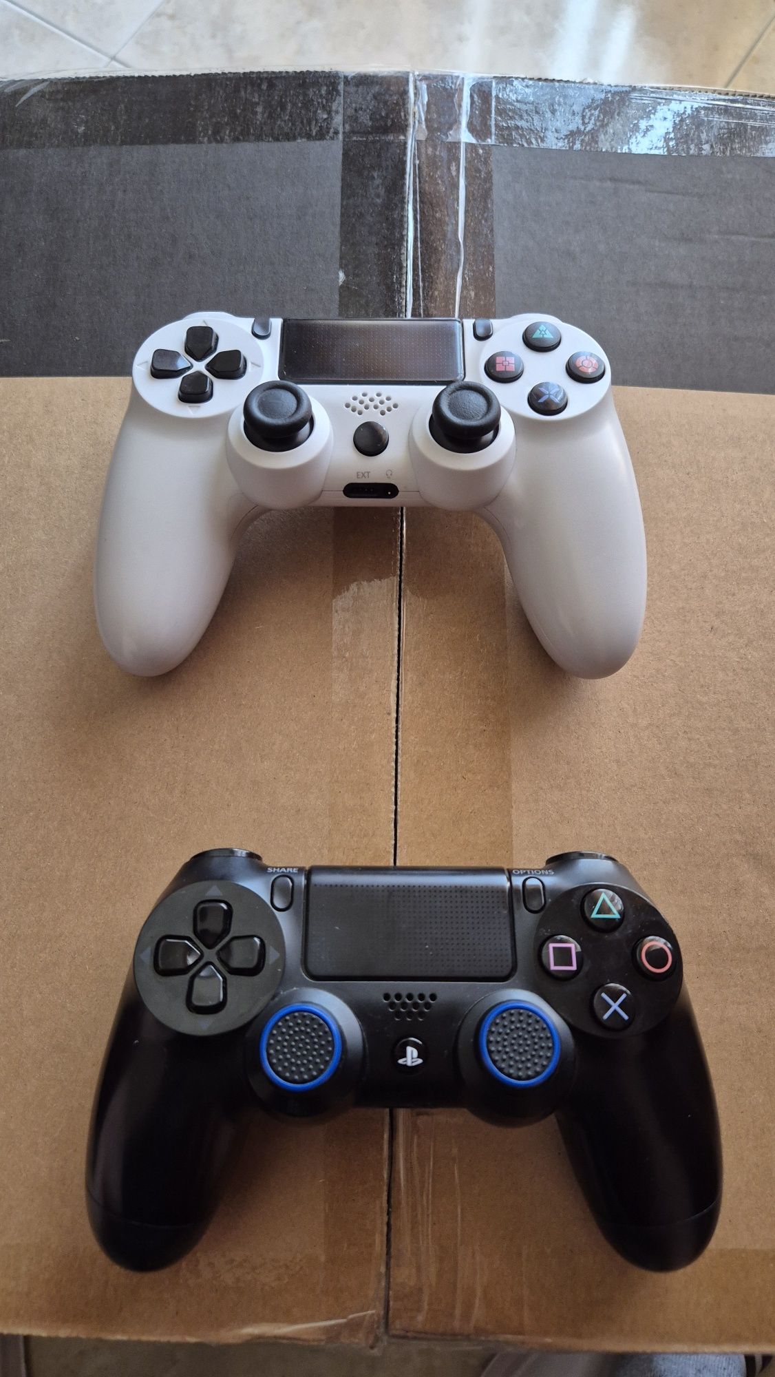 Vendo PS4 Slim 500gb com extras