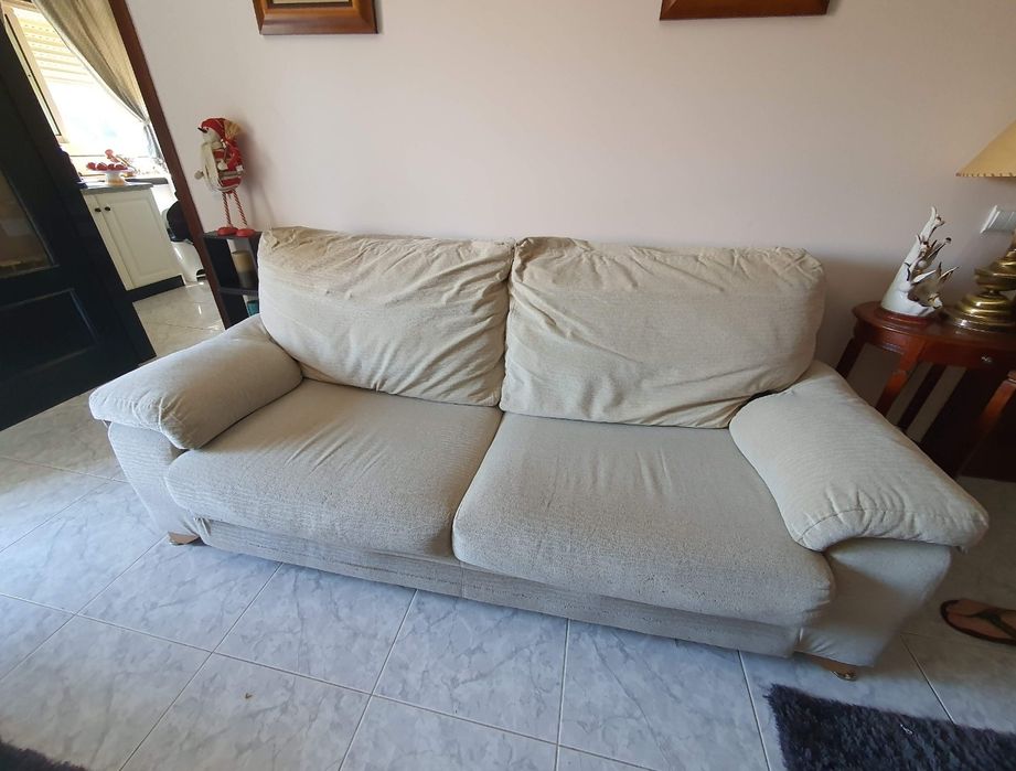 1 Sofá Disponível (impermeável)