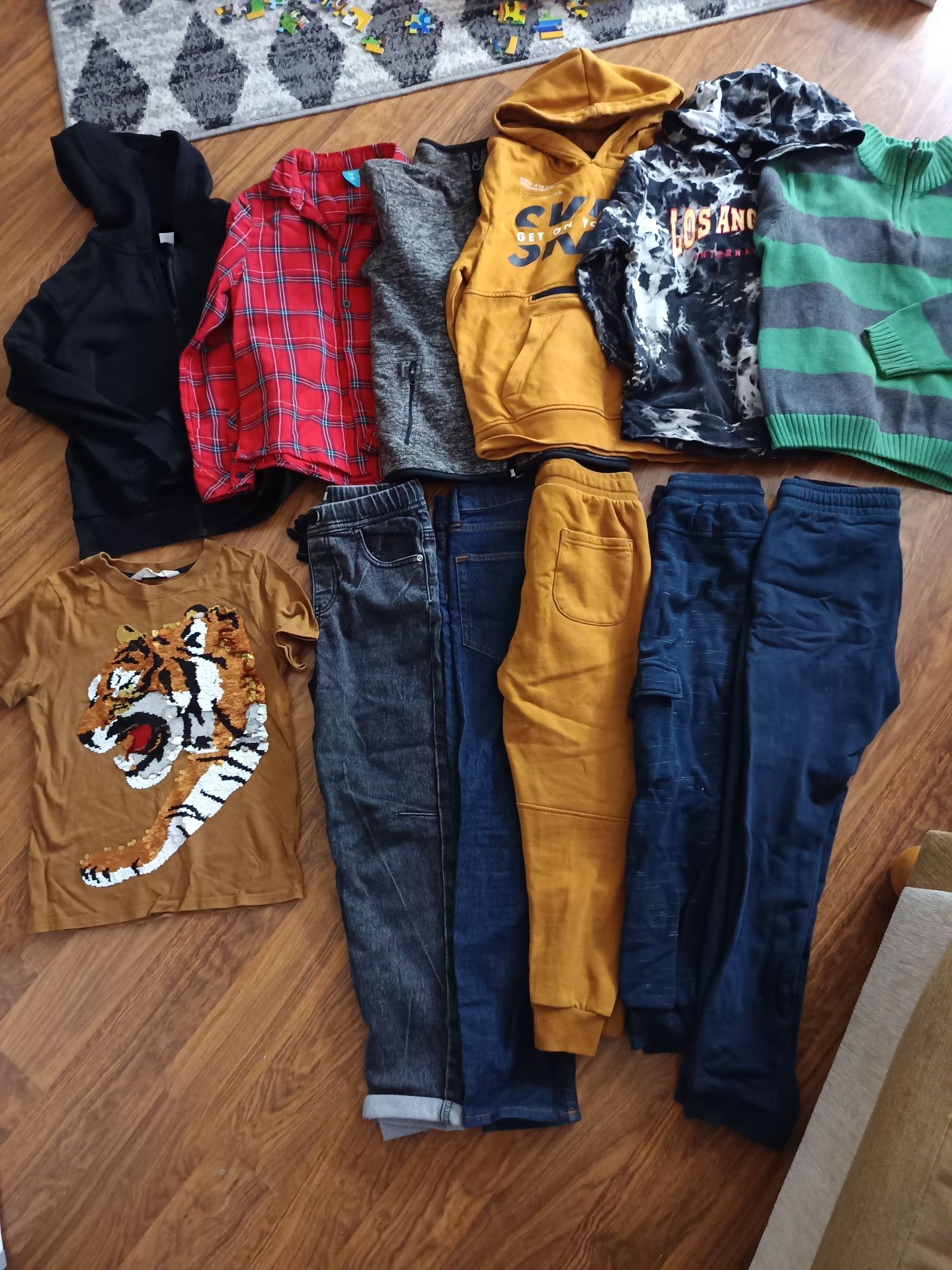 Paka rzecznej r134 H&M, Cool Club