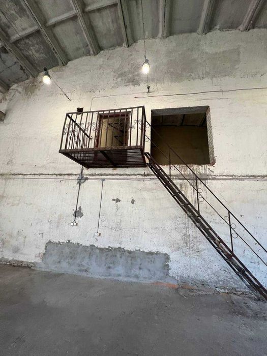 Продаж виробничо-складських приміщень 770 м2 з кран балкою