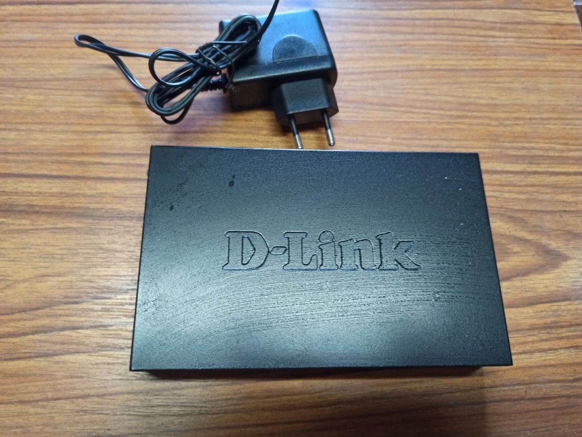 Комутатор D-Link DES-1008D 8xFE, Desktop металл, некерований.