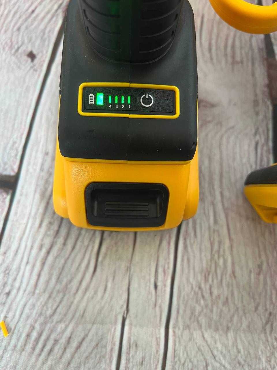 Набір садових інструментів DeWalt 36вт пилаі секатор безщіткові мотори