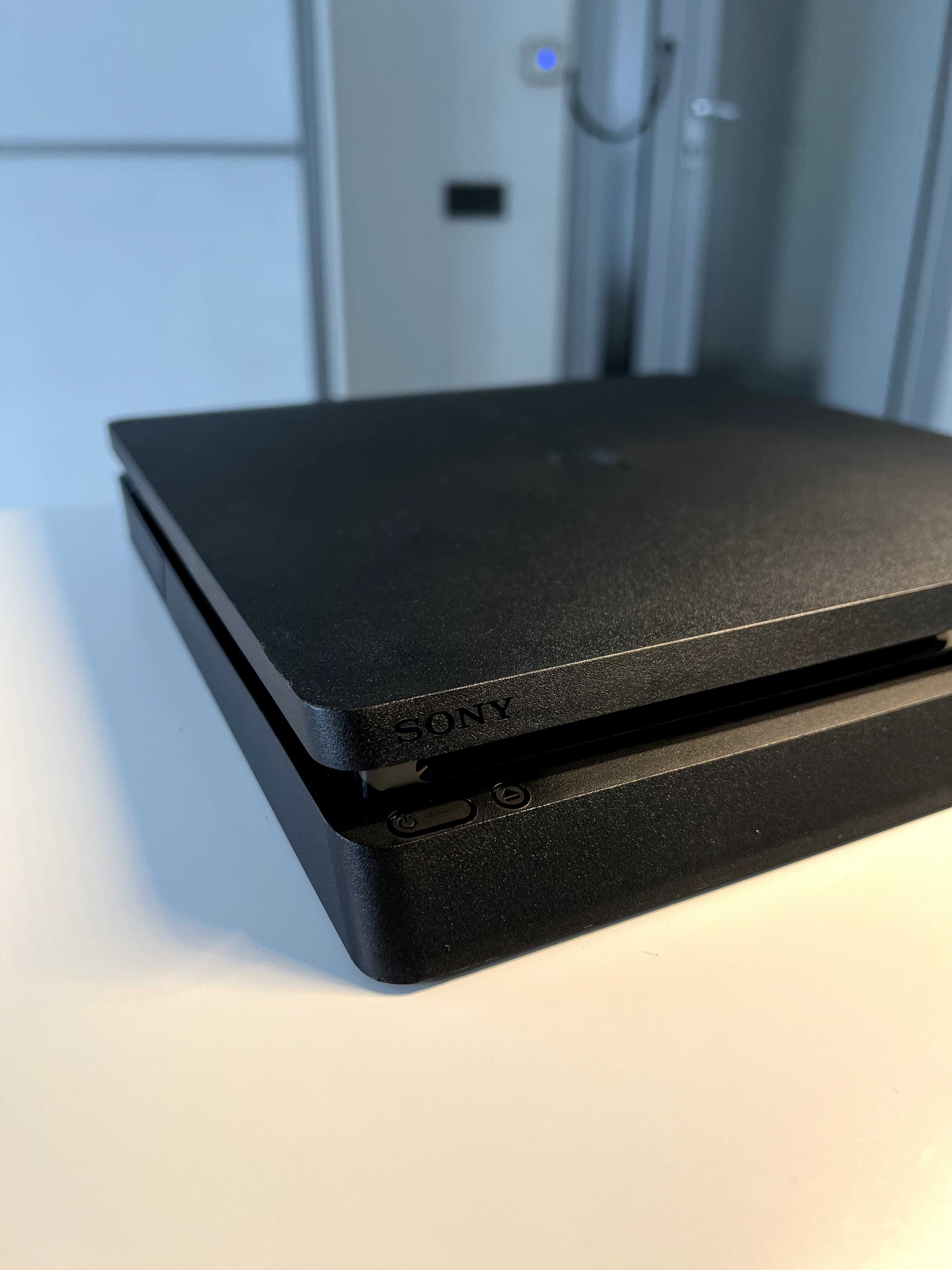 Консоль Sony PlayStation 4 Slim 500GB Black Вживана