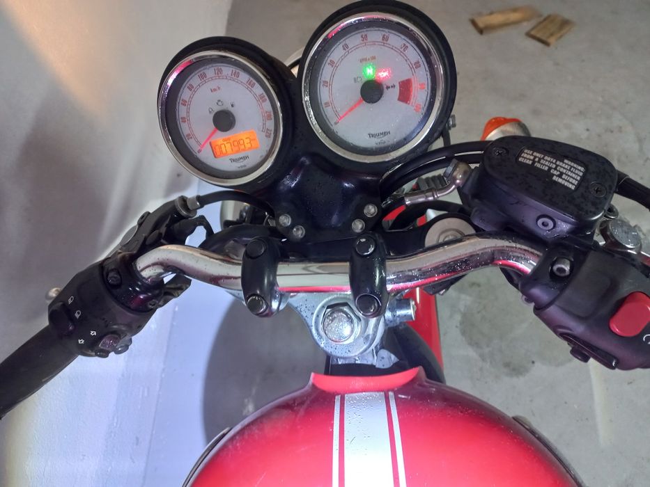 Triumph Thruxton t100 bonneville 865 cafe racer
