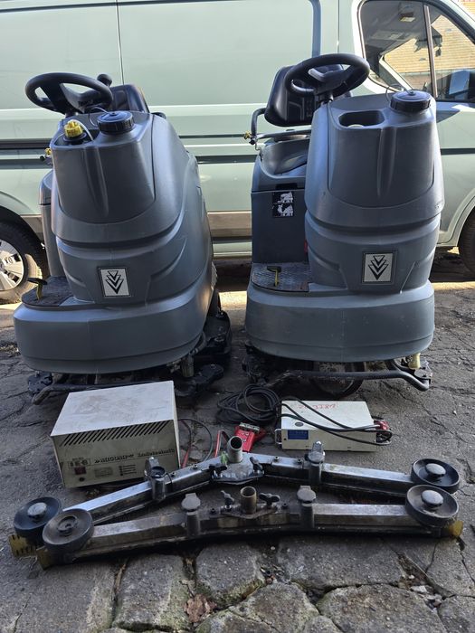 Szorowarka Karcher B 140R D90 2 sztuki