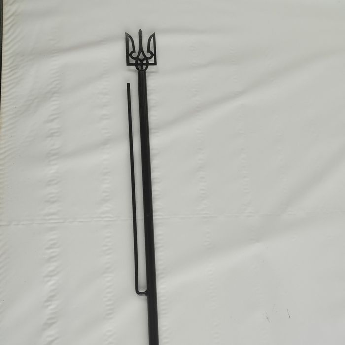 Флагшток на кладовище