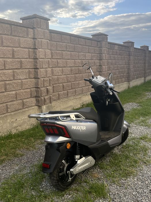 Електроскутер Maxxter Nova 1 KVT Електроскутер макстер